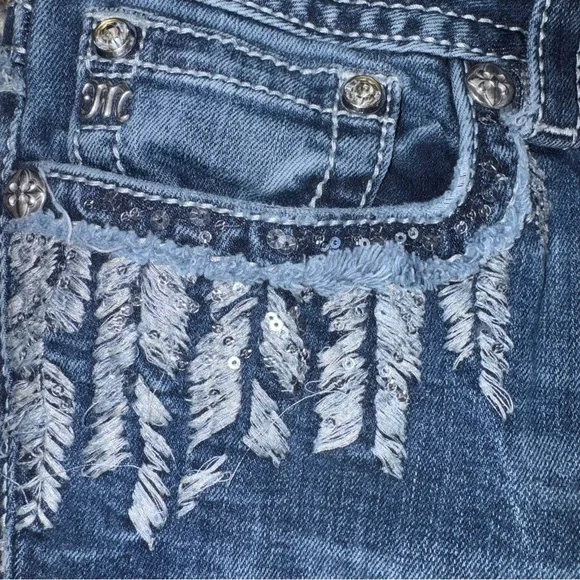 Miss Me Signature Bootcut Jeans 34 Embroidered Feather Mid Rise Stretch Y2K - Picture 1 of 9